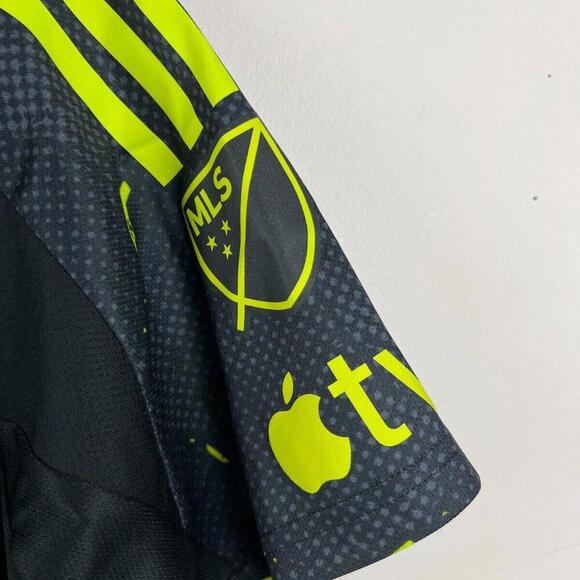 Columbus Crew Goosebumps Jersey Schulte #28 M 2025/26 MLS Adidas Authentic NWT - Picture 7 of 9